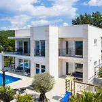 Tatil Evi Zara By Interhome Klimno
